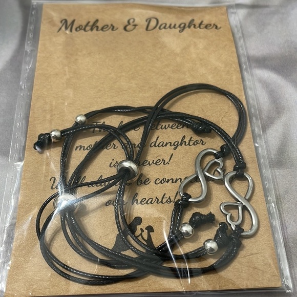 Silver Infinity Heart Matching Mother And Daughter Bracelets - Picture 8 of 11